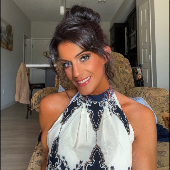 Meet your Posher, Hayley - Picture 2 of 16